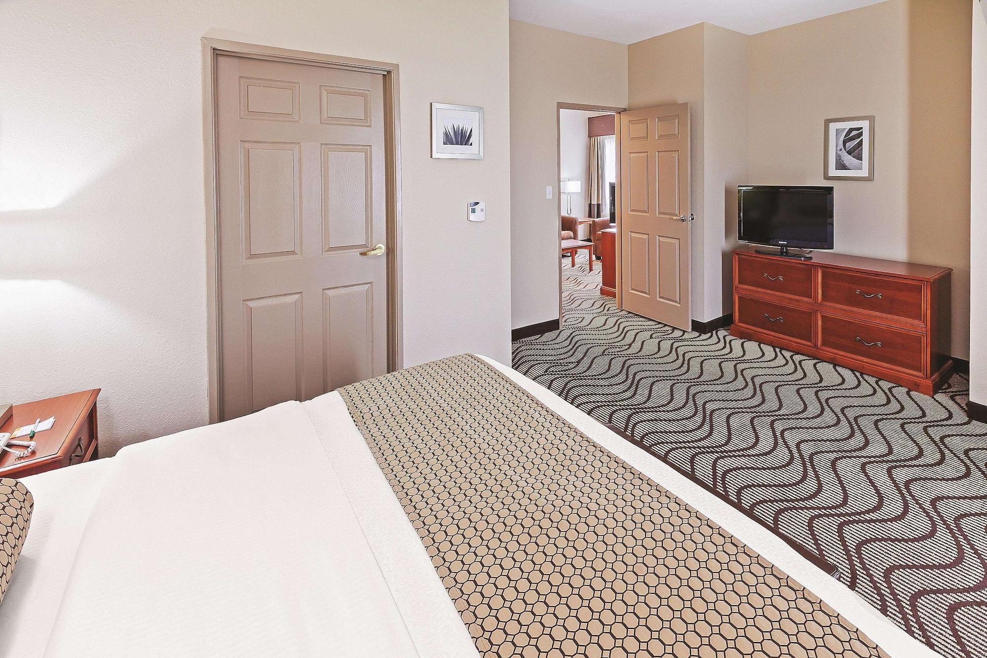 La Quinta By Wyndham Corpus Christi Northwest Hotel Exterior photo