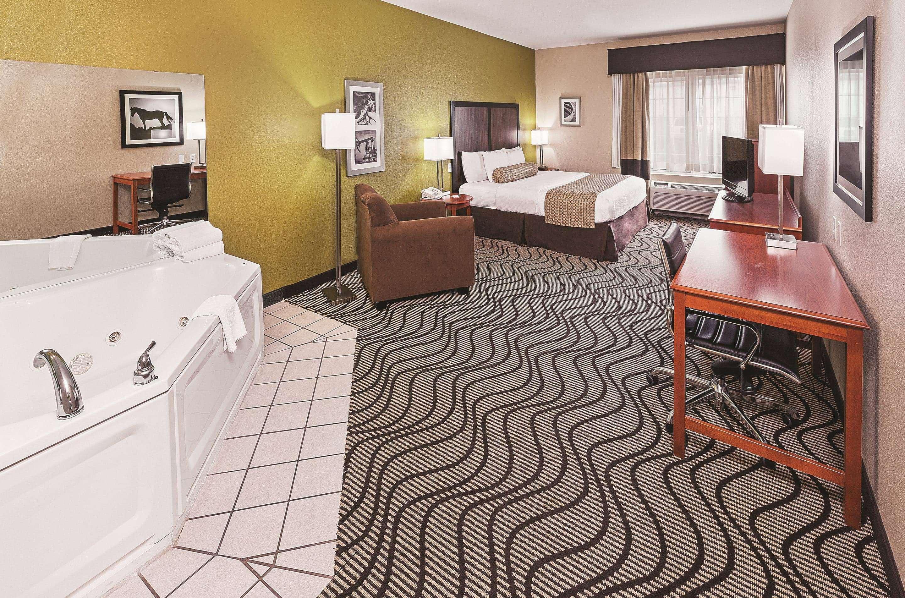 La Quinta By Wyndham Corpus Christi Northwest Hotel Exterior photo