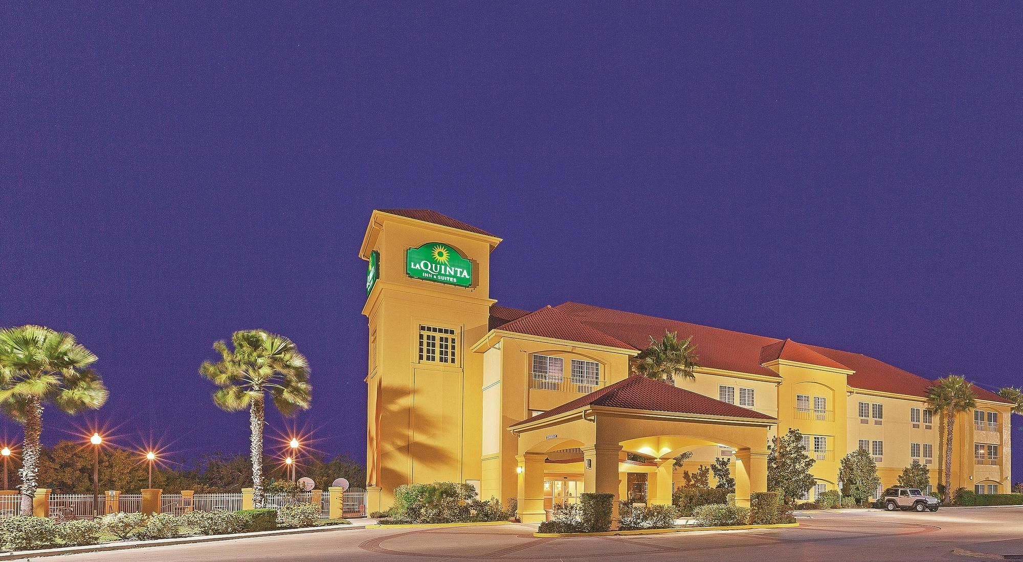 La Quinta By Wyndham Corpus Christi Northwest Hotel Exterior photo